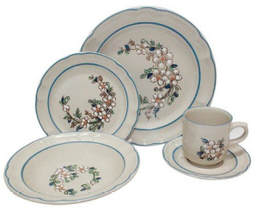 [2284] VAJILLA VICTORIA DE LOZA AZUL 30 PZS